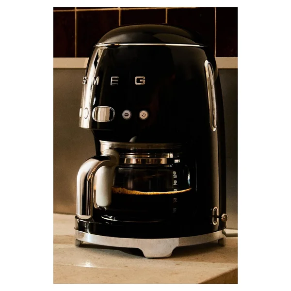Smeg Beyaz Filtre Kahve Makinesi 10 Fincan Kapasitesi İle Otomatik Kapanma Ve Zamanlayıcı Özellikli - Görsel 10