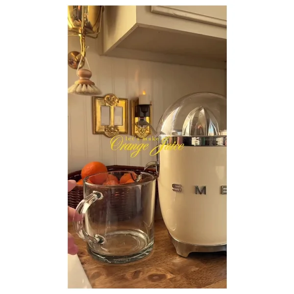Smeg 50's Style Retro Krem Narenciye Sıkacağı - Görsel 5