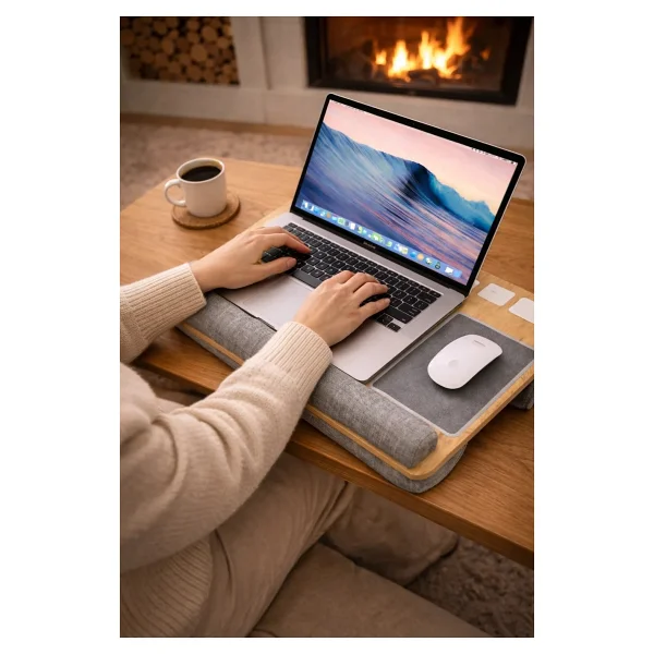 Hodbehod Portatif Laptop Sehpası Tablet Bölmeli Yastıklı Notebook Masası - Y: 24 Cm D: 35 Cm G: 55 Cm - Meşe - Görsel 3