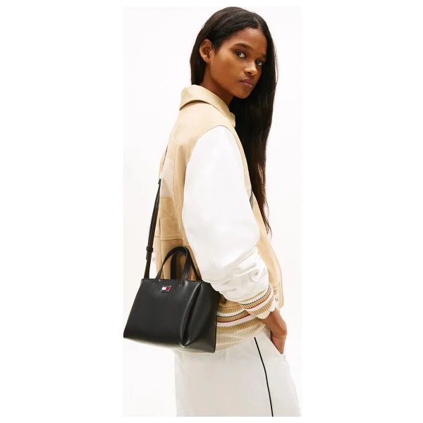 Tommy Hilfiger Lacivert Kadın Çapraz Çanta Aw0aw18580bds Şık Görünüm Ve Ergonomik Tasarım - Görsel 4