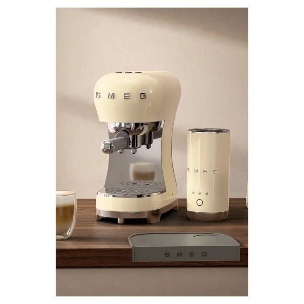 Smeg 50's Style Krem Yeni Kompakt Süt Köpürtücülü Espresso Kahve Makinesi Seti - Görsel 5
