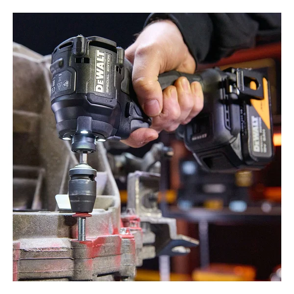 Dewalt Mclaren Dcf86mp2t Çift Akülü 5 Ah Darbeli Vidalama Makinesi - Görsel 4