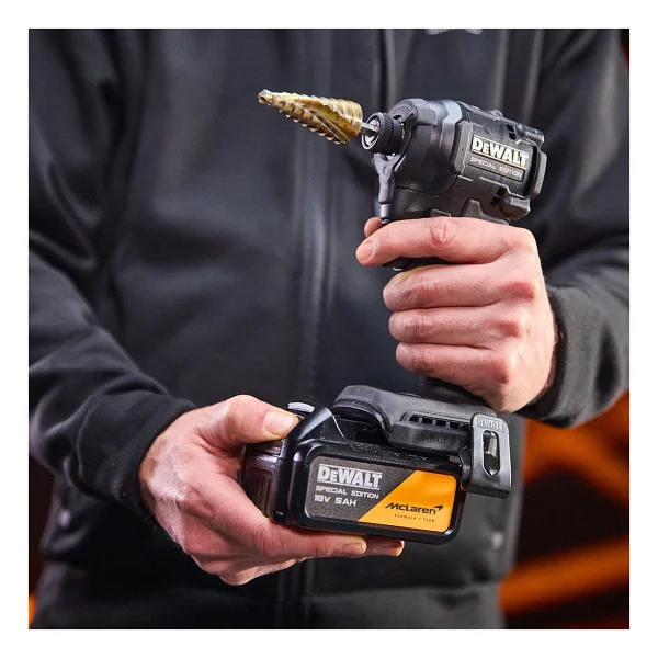 Dewalt Mclaren Dcf86mp2t Çift Akülü 5 Ah Darbeli Vidalama Makinesi - Görsel 6