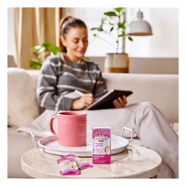Balparmak Apitera Zen Doğal Bal, C Vitamini, Çinko, Selenyum, Zencefil, Tarçın, Karanfil, Karabiber, Limon Ve Propolis İçeren Takviye Edici 56'lı Saşe - 24 Gr - Görsel 4