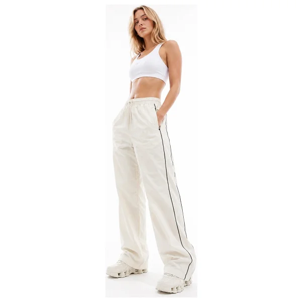Nike Sportswear Windrunner High-Waisted Woven Open Hem Womens Cream Pant. Yüksek Bel Çıt Çıt Cepli Kadın Eşofman Altı Krem - Görsel 4
