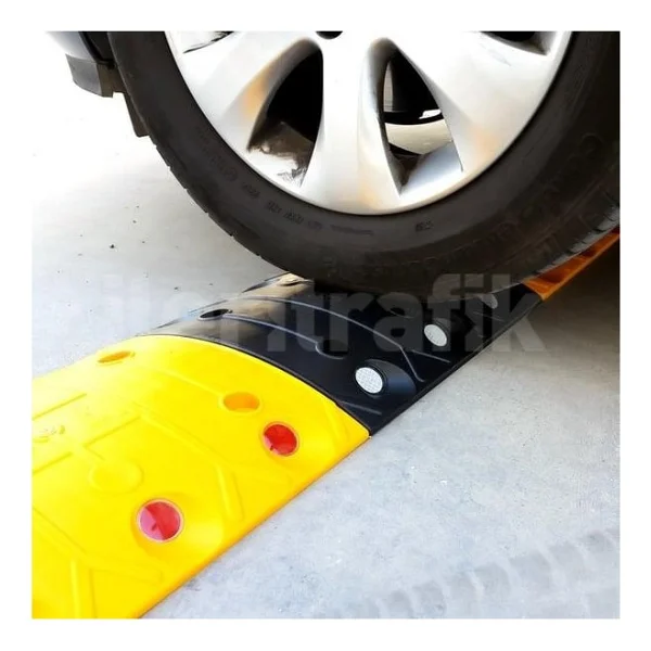 İleri Trafik Oval Plastik Yol Kasisi 30 X 33 X 4 Cm Siyah - Görsel 4