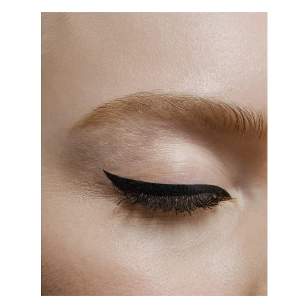 L'oreal Paris Matte Signature 01 Ink Black Eyeliner - Görsel 4