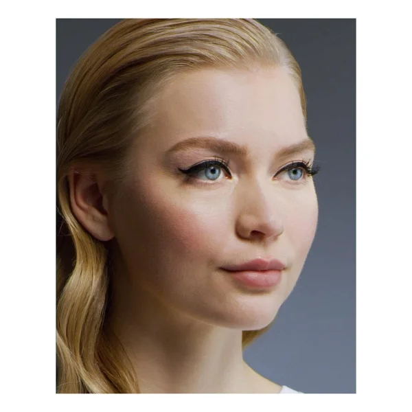 L'oreal Paris Matte Signature 01 Ink Black Eyeliner - Görsel 5