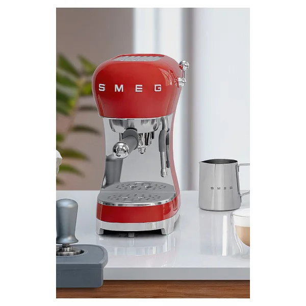 Smeg ECF02RDEU Retro Kırmızı Manuel Espresso Makinesi