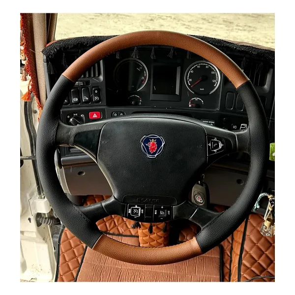 HASBAY Dikişli Direksiyon Kilifi Taba Deri Siyah Deri Siyah Dikişli Scania (Fotoğraftaki Direksiyon İçin)