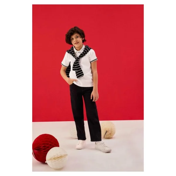 DeFacto Erkek Çocuk Straight Fit Standart Paça Basic Düz Jean Pantolon B5445A825SM - 8 - 9 Yaş - Siyah-NM40