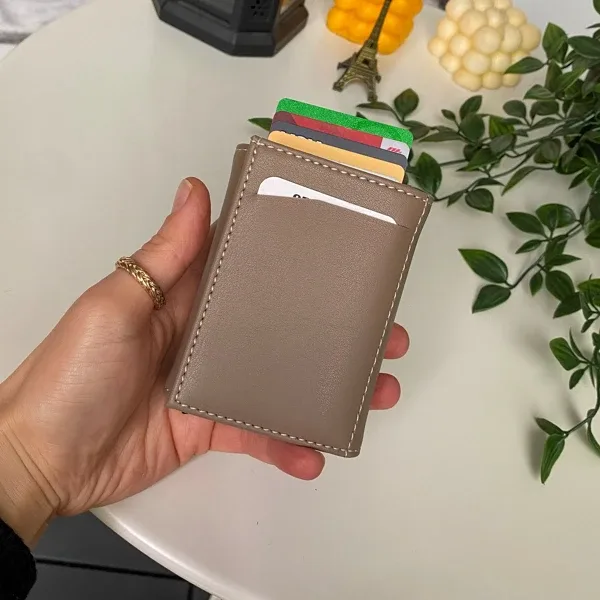 Modica Laura - Teknolojik Vegan Deri RFID Korumalı Otomatik Pop-Up Mekanizmalı Modern İnce Tasarım Kompakt Kartlık/Cüzdan, Anti Theft Cüzdan (Siyah)