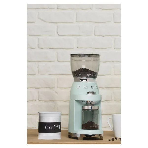 SMEG 50's Style Yeşil Kahve Öğütücü Dayanıklı Yapı ile Şık Görünüm Sunar