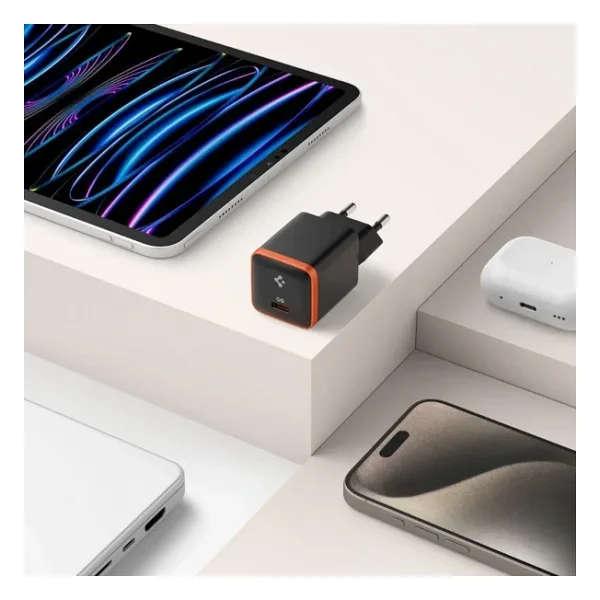 Spigen EE301 30 W Type-C Siyah Hızlı Şarj Adaptörü