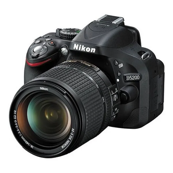 Nikon D5200 + 18-140mm Lens Dslr Fotoğraf Makinesi