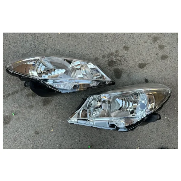 Toyota Yaris Sağ Sol Far Lambası 2012-2014