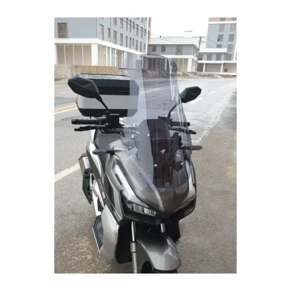 Motocam Küba Rubano 150 Ön Cam 2023-2026 Model 65Cm Füme Renkli 4Mm Orta Boylu